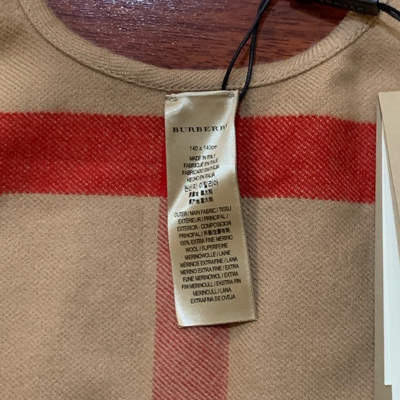 BNWT Authentic Burberry Charlotte Reversible Wool Cape Camel - Picture 6 of 11